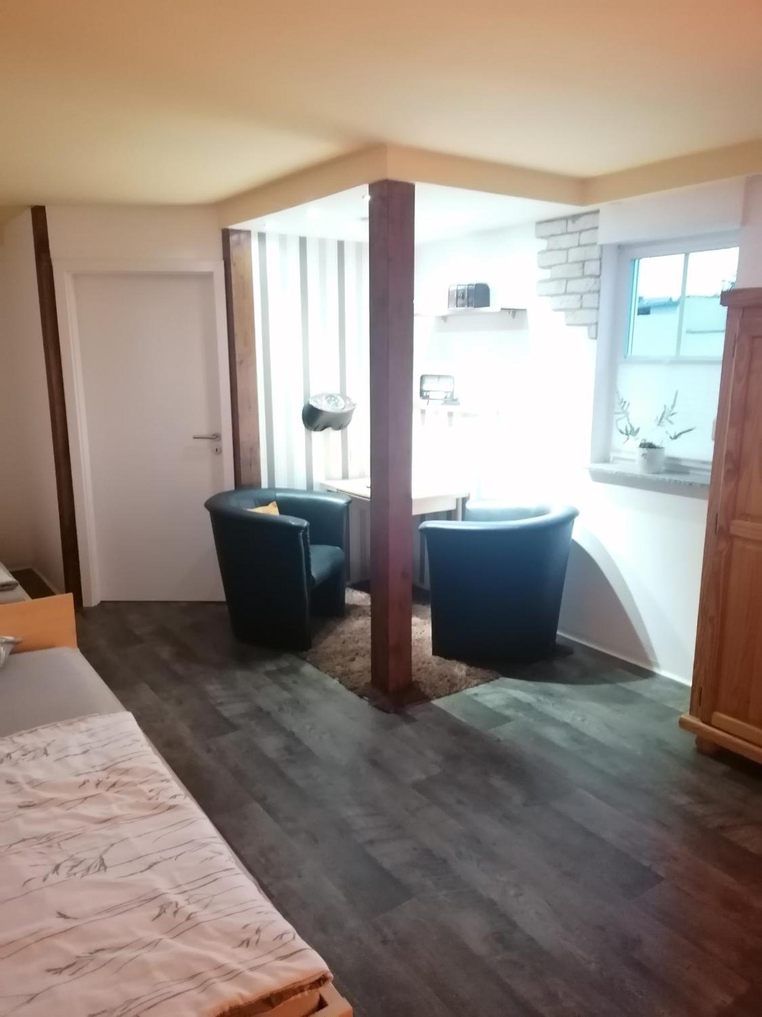 Tinas Ferienwohnung Hohendodeleben Habitación foto